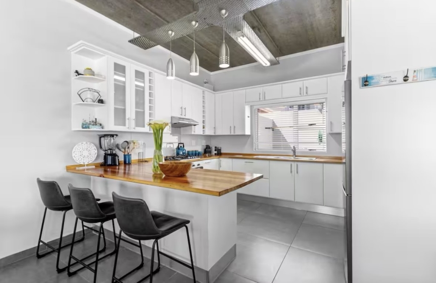 To Let 3 Bedroom Property for Rent in Big Bay Western Cape